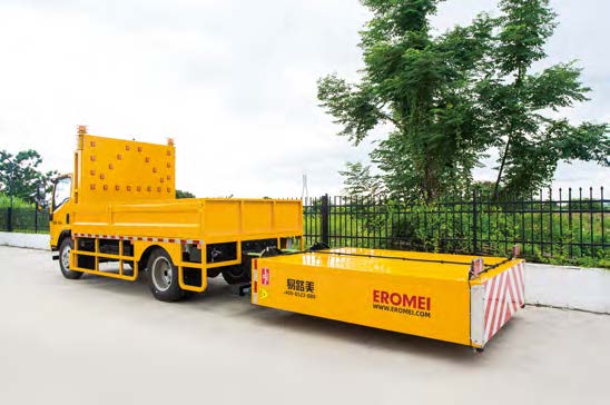 守護道路安全的移動屏障 5110型防撞緩沖車深度解析